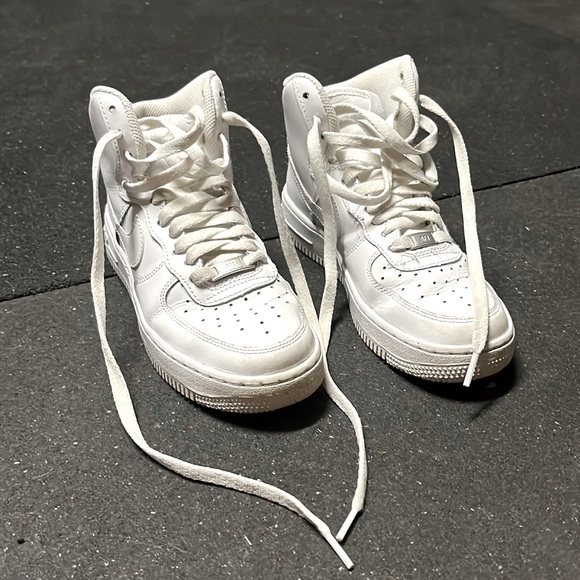 Slightly worn, white High top Nike Air Force 1 sneakers. Women’s size 6 - Picture 1 of 9